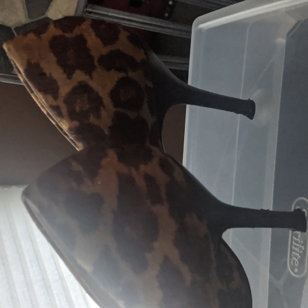 Shoes - Picture 4 of 4